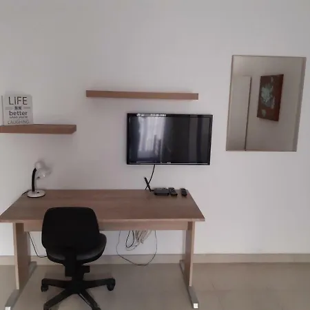Modern 2 Bedroom * باولا