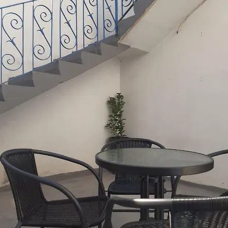 Modern 2 Bedroom منزل للإقامة